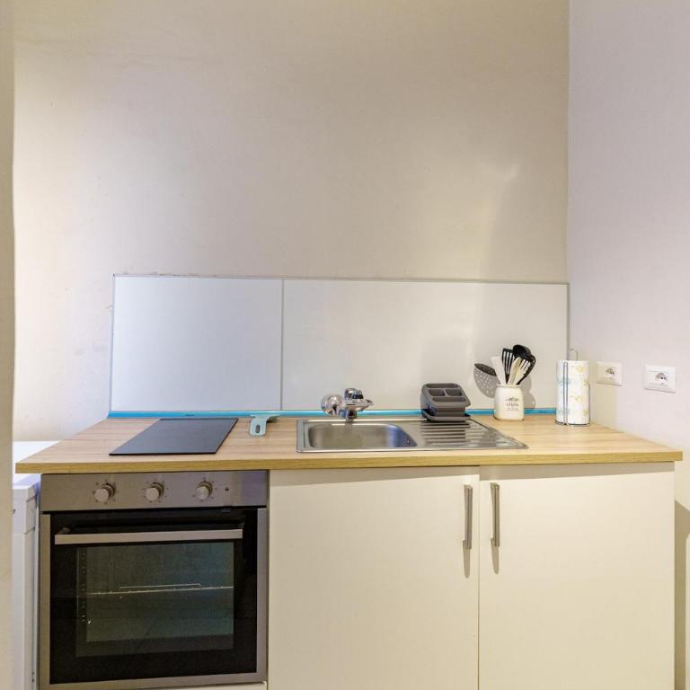 DuHom - Four-Bedroom Apartment - 38