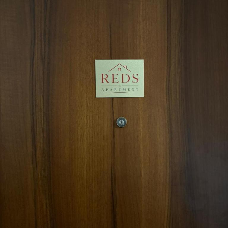 REDS Apartment - One-Bedroom Apartment - 10