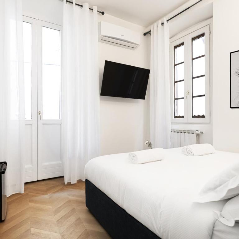 Easylife - Suite in Piazza del Duomo Como - Monolocale con Balcone - 5