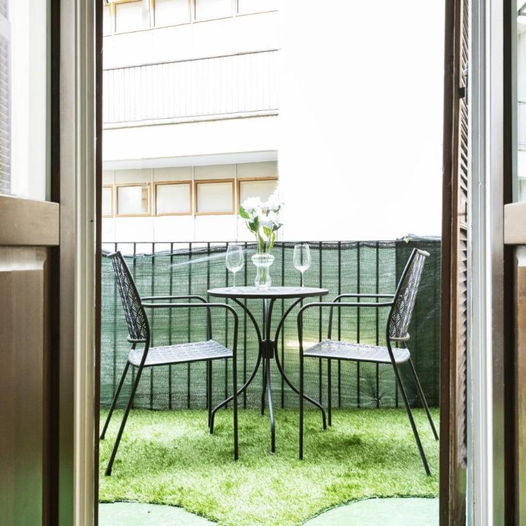Easylife - Suite in Piazza del Duomo Como - Monolocale con Balcone - 2