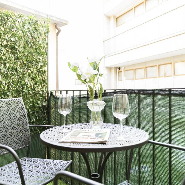 Easylife - Suite in Piazza del Duomo Como - Monolocale con Balcone - 4