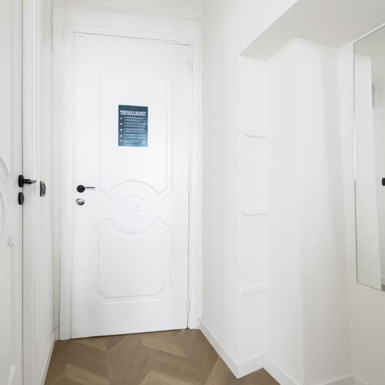 Easylife - Suite in Piazza del Duomo Como - Monolocale con Balcone - 18