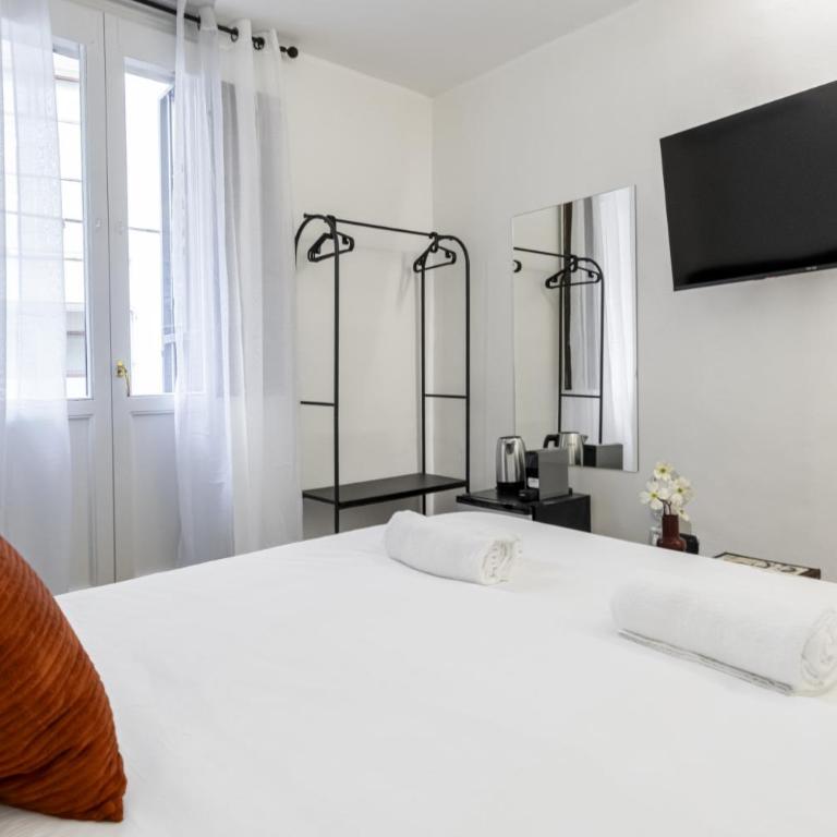 Easylife - Suite in Piazza del Duomo Como - Monolocale Queen - 5
