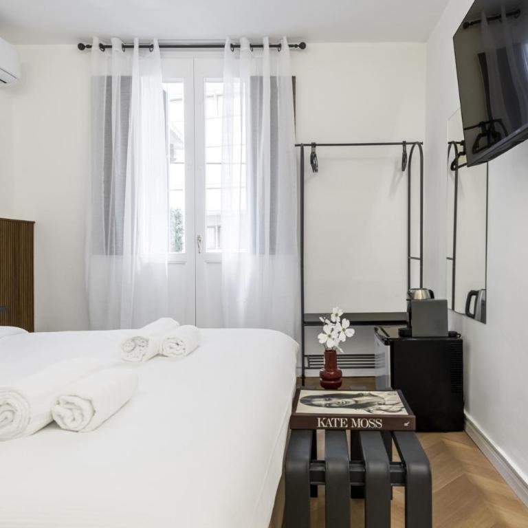 Easylife - Suite in Piazza del Duomo Como - Monolocale Queen - 11