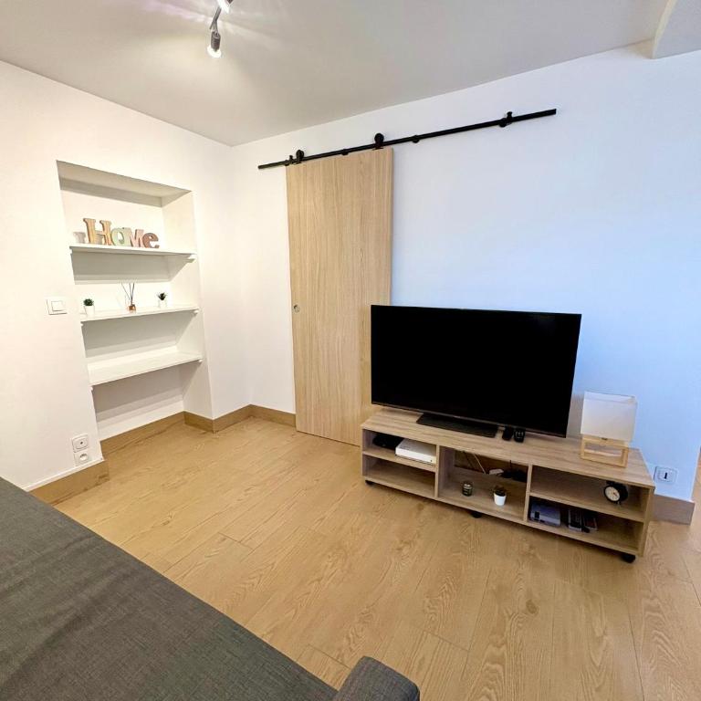 Studio avec Wi-Fi, à 5mn de la Centrale du Bugey - Monolocale con Divano-Letto - 6