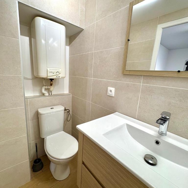 Studio avec Wi-Fi, à 5mn de la Centrale du Bugey - Monolocale con Divano-Letto - 10