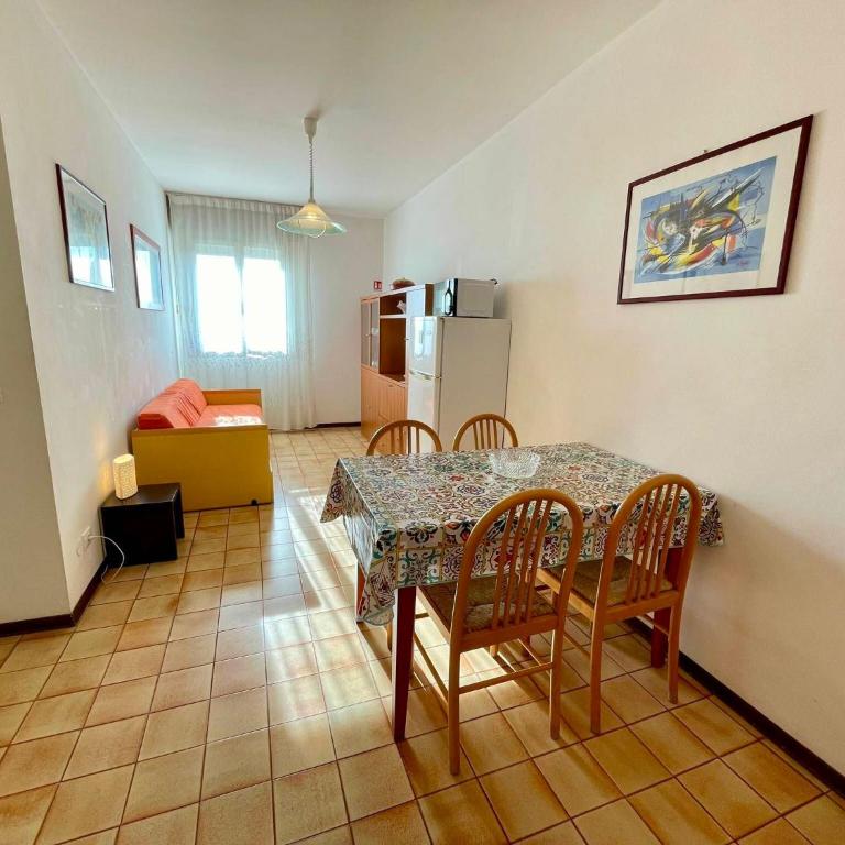Flat with excellent location - Appartamento - 4