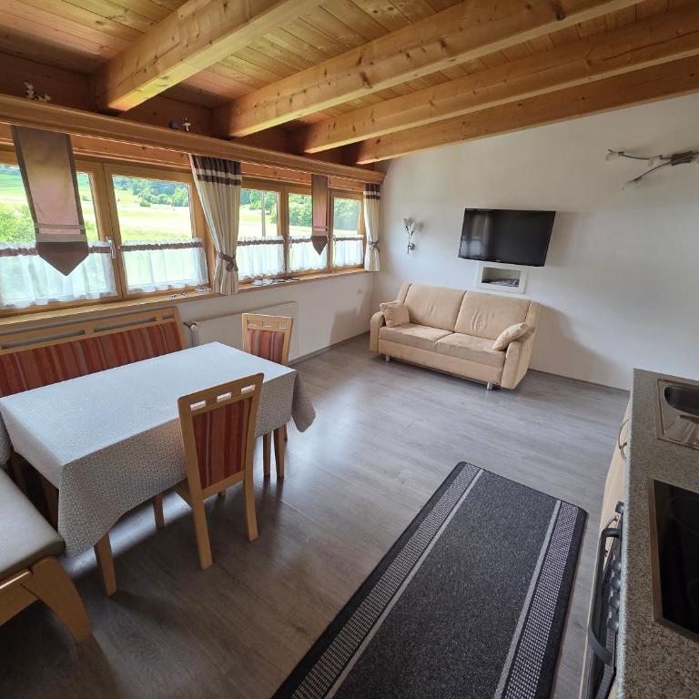 Ferienhof Strigl - Apartment mit 2 Schlafzimmern und Balkon - 10