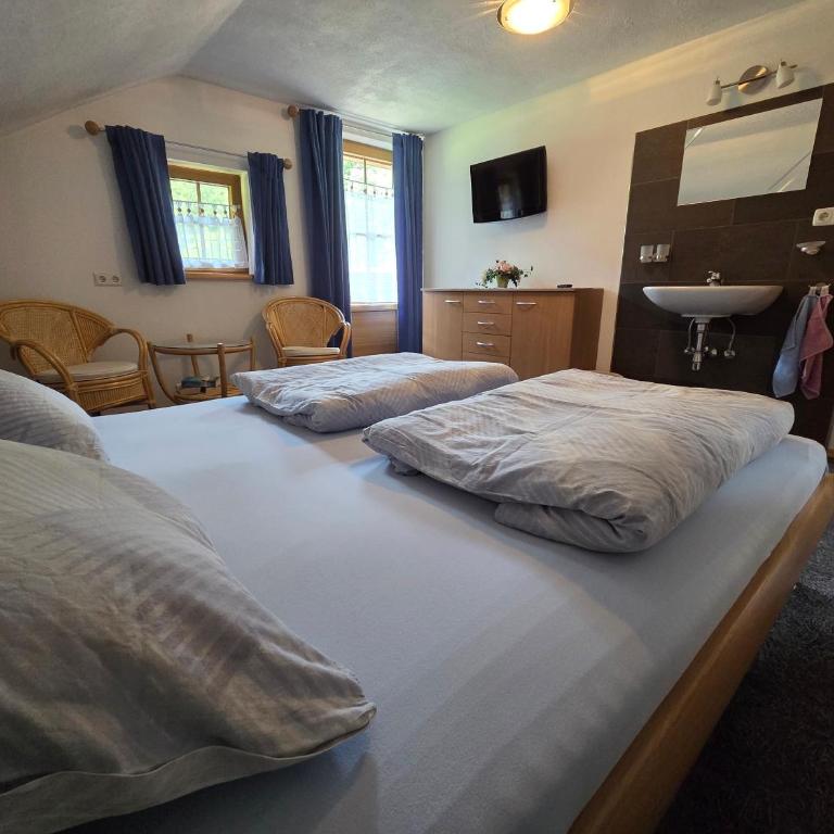 Ferienhof Strigl - Apartment mit 2 Schlafzimmern und Balkon - 4
