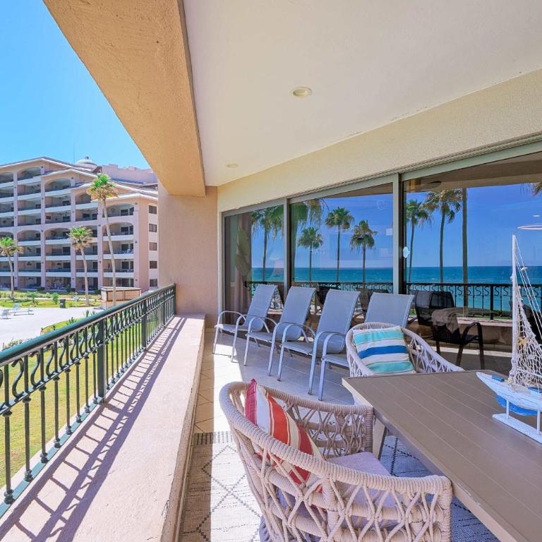 Sonoran Spa Amazing Oceanfront E206 - Appartement - 27