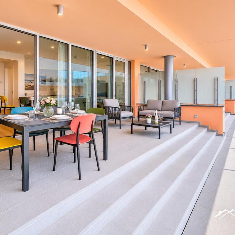Waterfront Lux •1BR •A/C • Gym • Parking • By Tilo - Appartamento con 1 Camera da Letto e Terrazza - 25