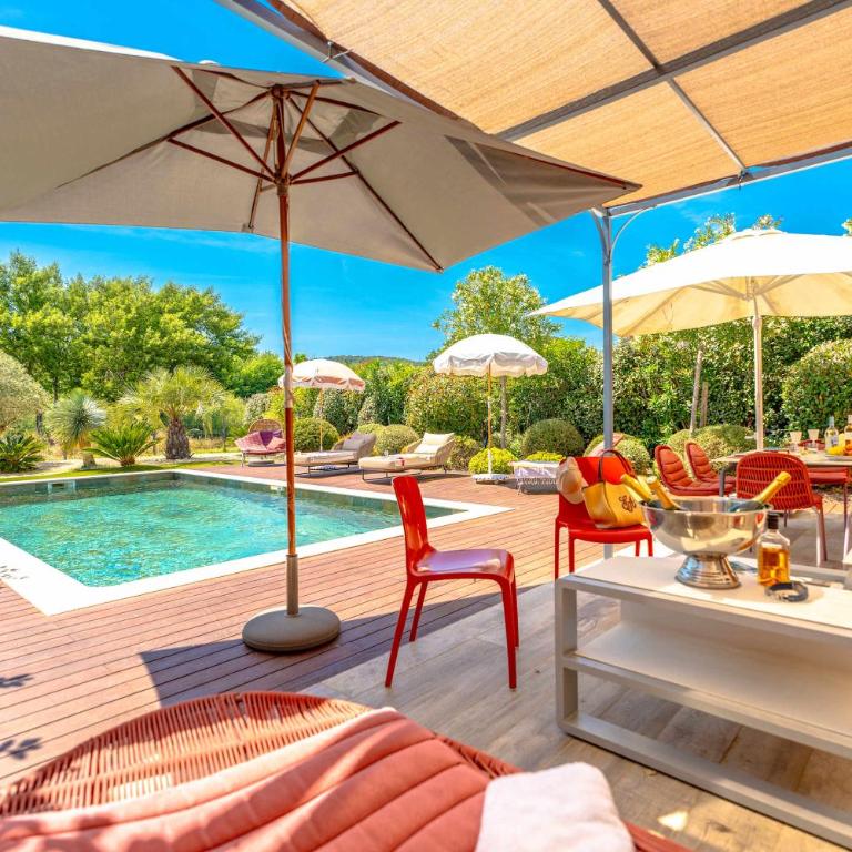 Villa Les Mures l Pool & Garden l Shellter Rentals - Villa - 1