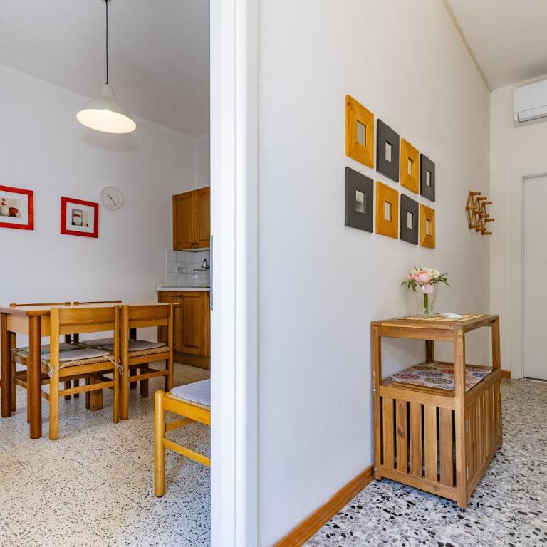 Jesolo Lido Free Parking - 4 Guests - Near Beach - app 3 - Appartamento con 2 Camere da Letto - 5
