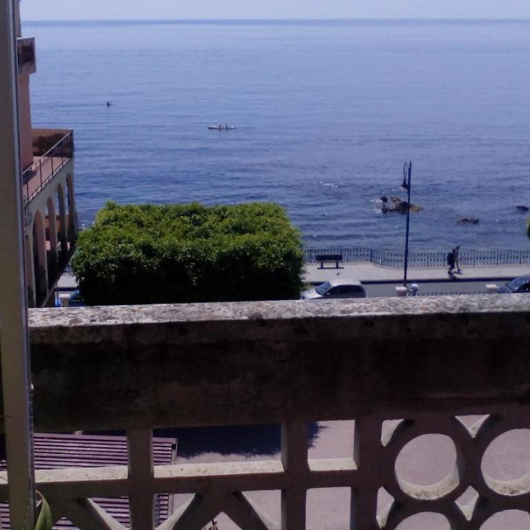 Casa Vacanze Corso Umberto - Apartment with Sea View - 14