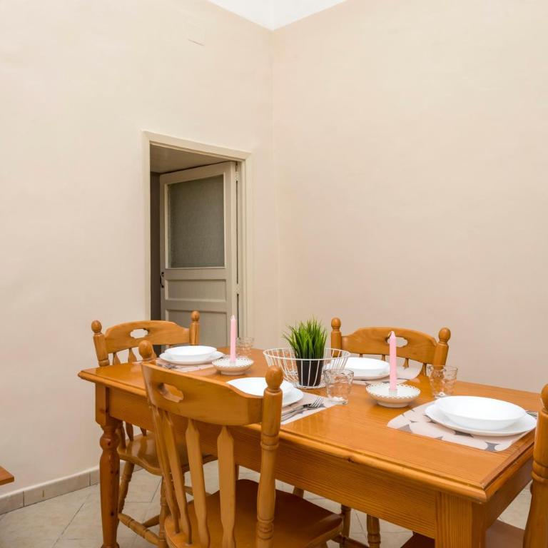 Agathea - Two-Bedroom Deluxe Apartment with Balcony - 11