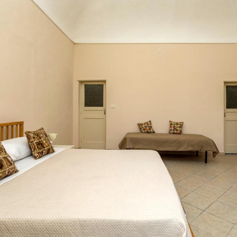 Agathea - Two-Bedroom Deluxe Apartment with Balcony - 14