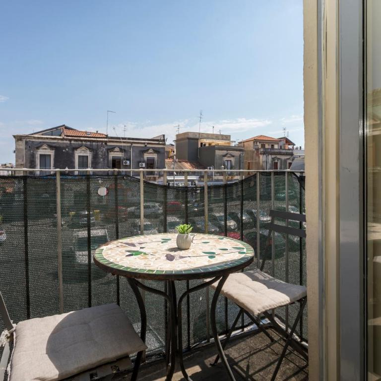 Agathea - Two-Bedroom Deluxe Apartment with Balcony - 1