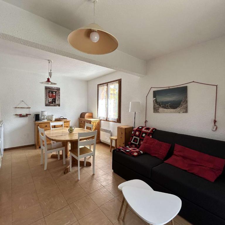 T3 cosy avec cheminée, pour 4-5 pers., skis aux pieds, terrasse sud/ouest, calme à Arêches-Beaufort - Two-Bedroom Apartment - 15