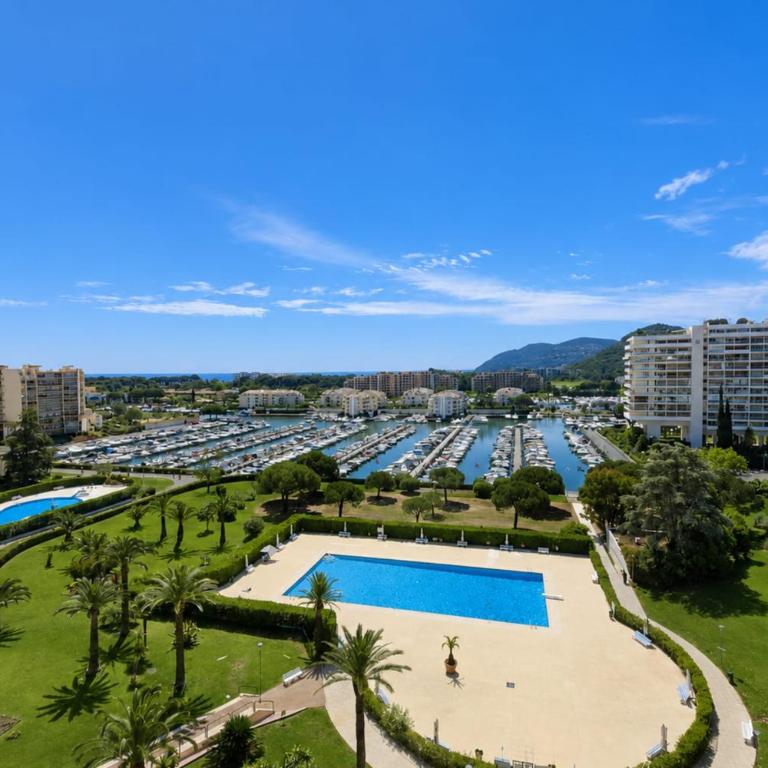 Appt 8 pers vue mer & piscine - 10 minutes de Cannes - Appartement - 1