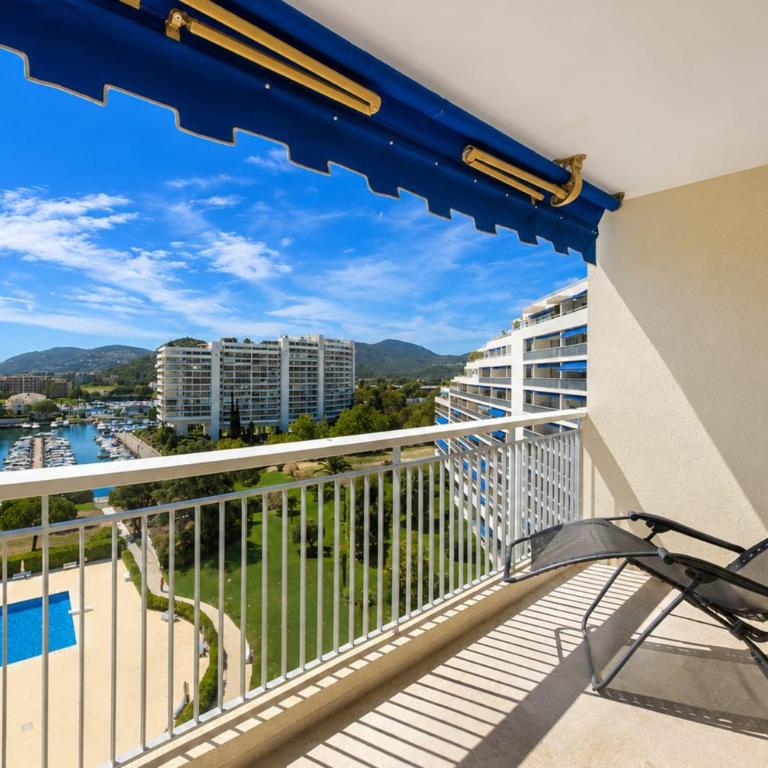 Appt 8 pers vue mer & piscine - 10 minutes de Cannes - Appartement - 25