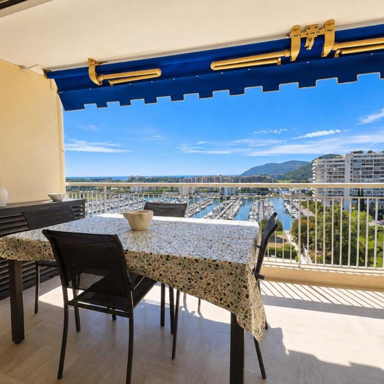 Appt 8 pers vue mer & piscine - 10 minutes de Cannes - Appartement - 26
