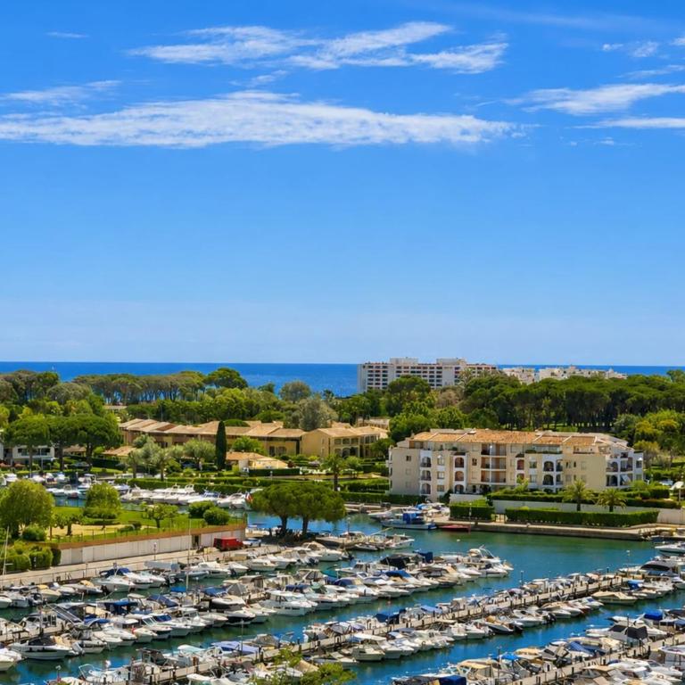 Appt 8 pers vue mer & piscine - 10 minutes de Cannes - Appartement - 24