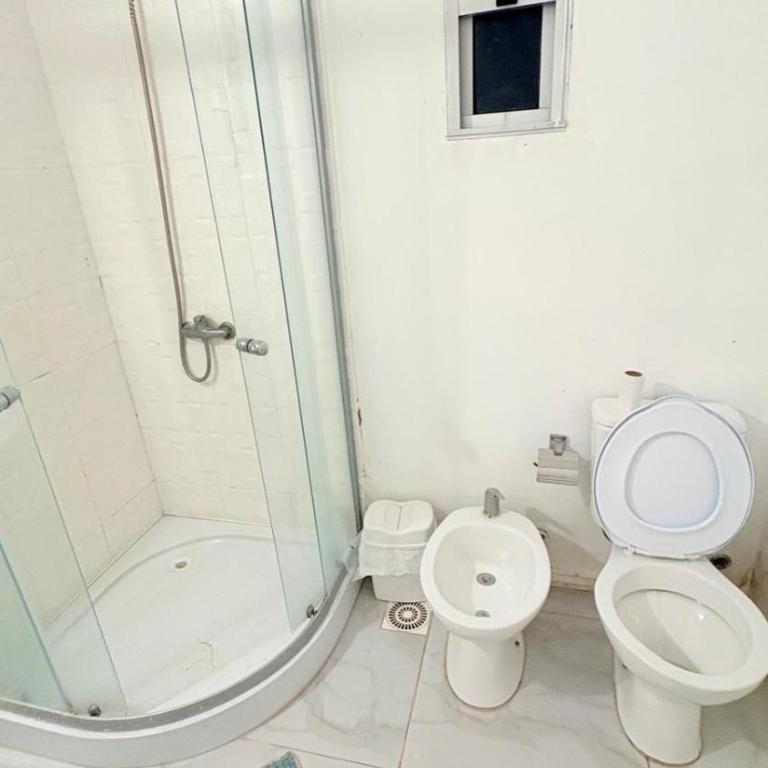 Posada PuntaDelEste - Habitación Familiar con baño privado - 5