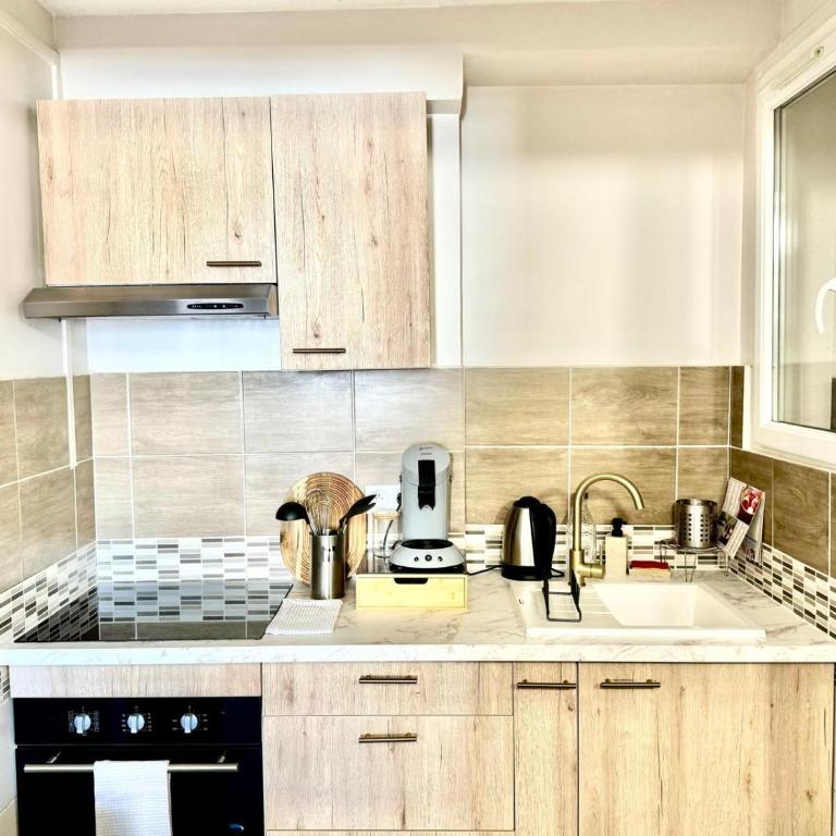 Appartement 6 personnes - 3 chambres - Proche Stade des Alpes et Centre-ville - Apartment mit 3 Schlafzimmern - 11
