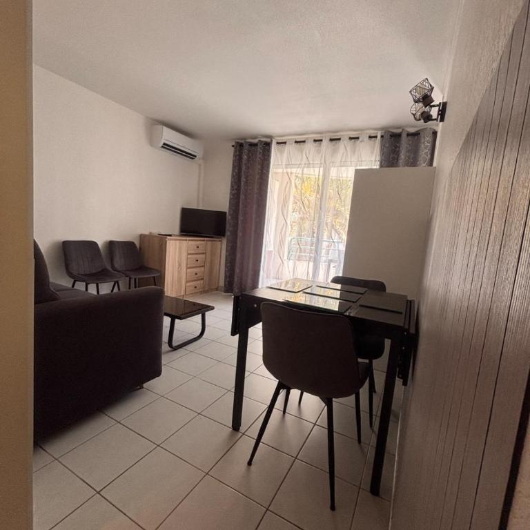Appartement avec piscine - Appartement - 4