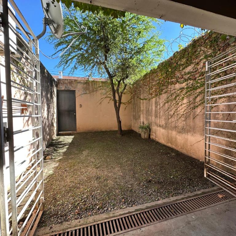Departamento completo en barrio residencial - Apartamento de 1 dormitorio - 35