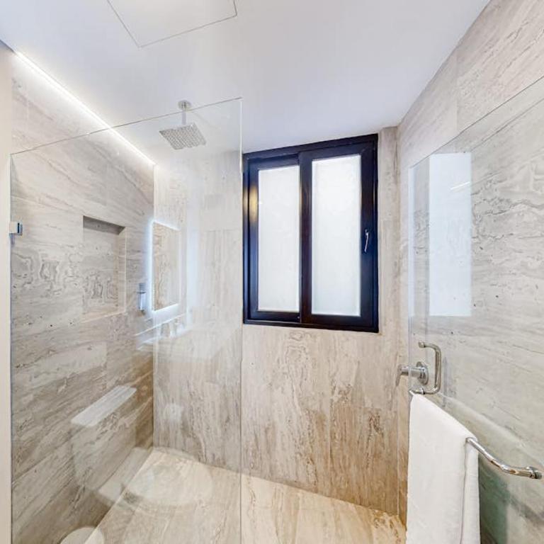 Downtown Condo with Great Views, Shared Pool, Hot Tub, & Grill - Vacation Home - 16