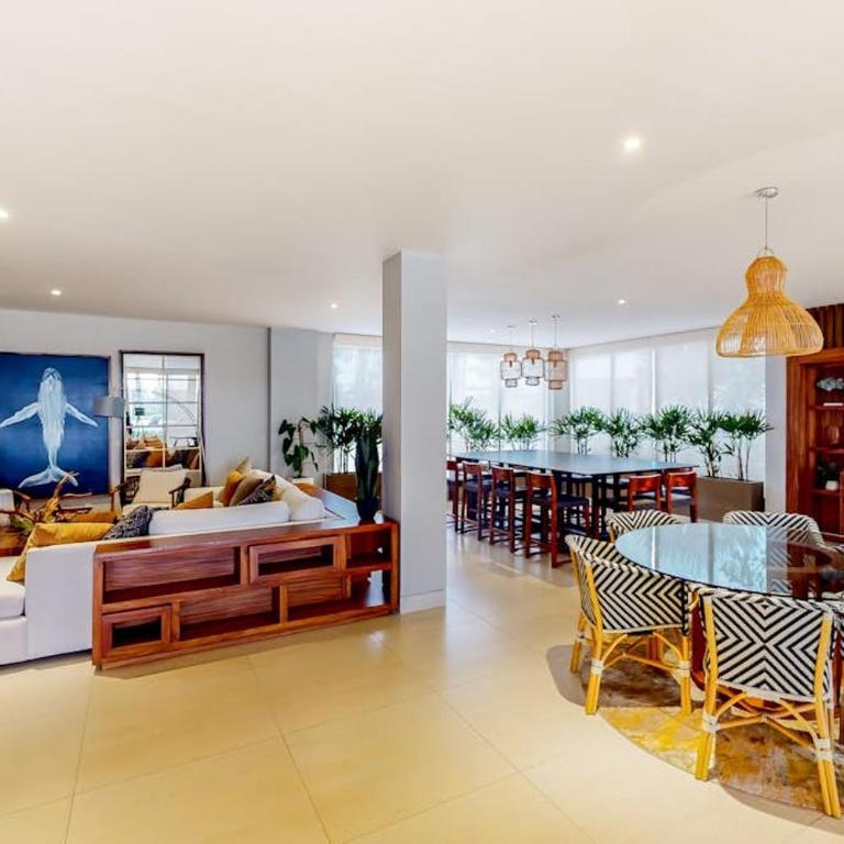 Exquisite Apartment with Balcony, TV, WiFi, Heated Pool & Gym/Fitness Room - Casa - 11