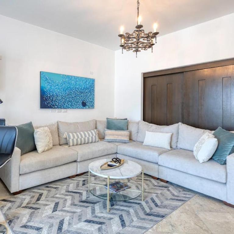 Charming & sunlit condo with pool & balcony - near golf, beaches, & nightlife - Vacation Home - 6