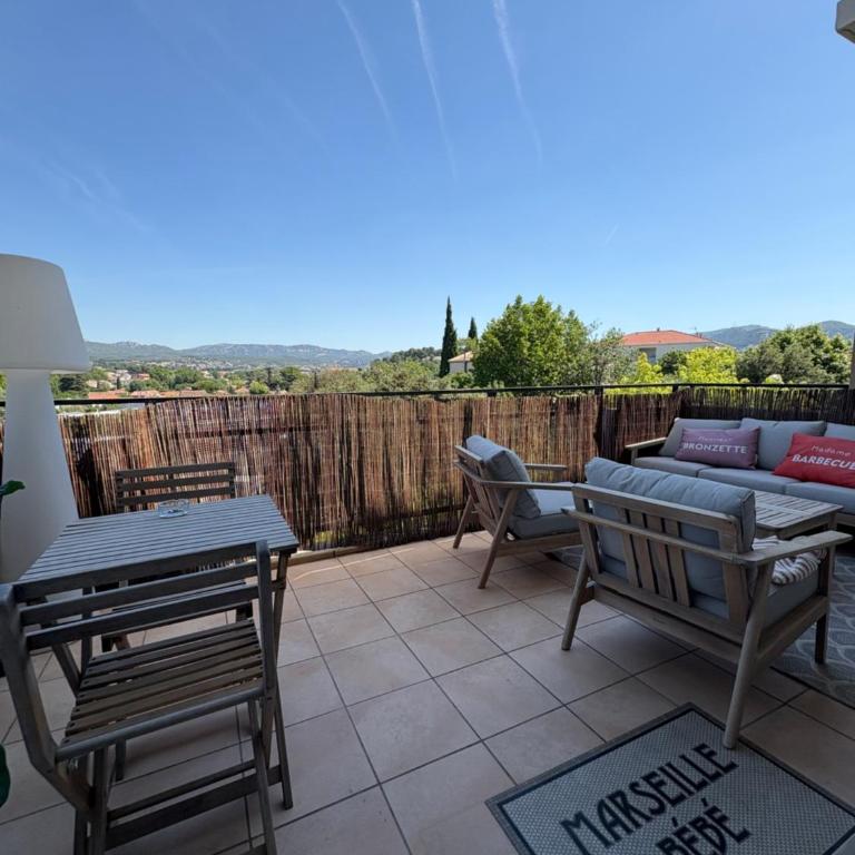 Grand Appartement Lit King Size Terasse Vue Montagne - Apartment mit 1 Schlafzimmer - 10