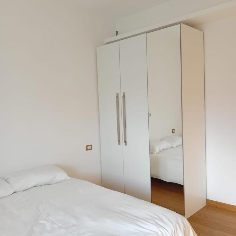 Zona Mecenate due passi da Arena Santa Giulia B - Appartamento con 1 Camera da Letto - 2