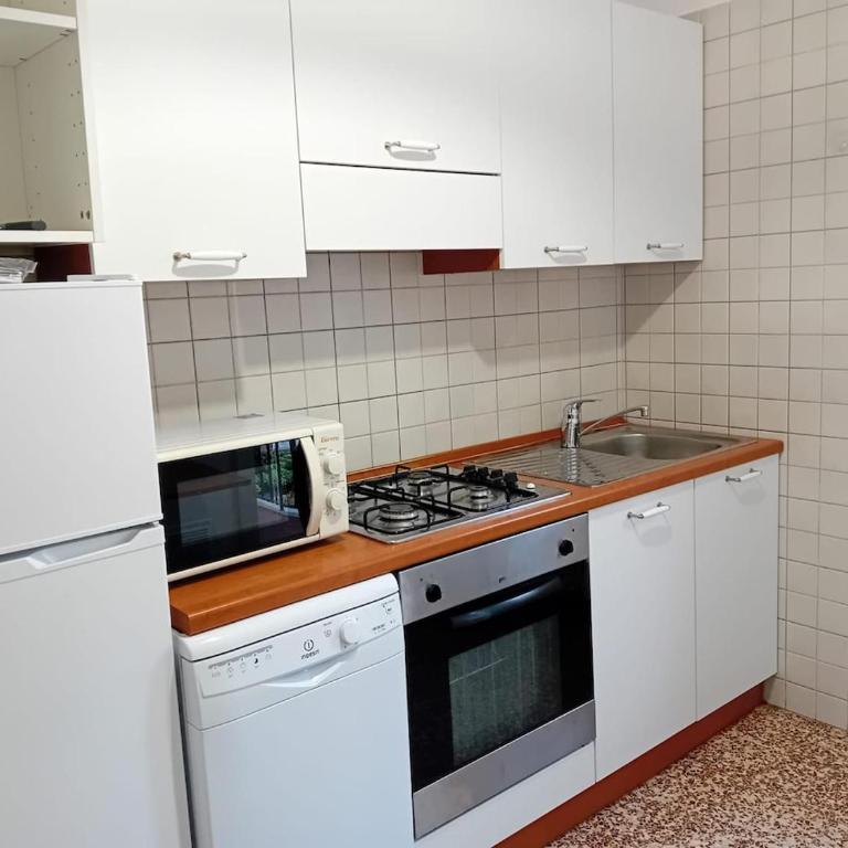 Zona Mecenate due passi da Arena Santa Giulia B - Appartamento con 1 Camera da Letto - 4