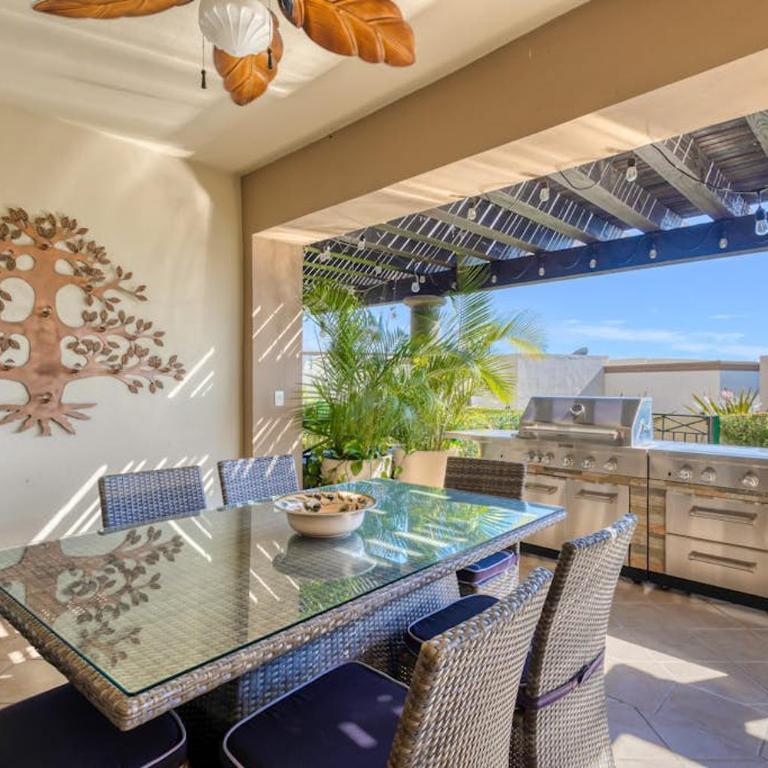 Stylish Condo with Pool, Ocean Views, Fitness & Private Patio Grill - Vacation Home - 19