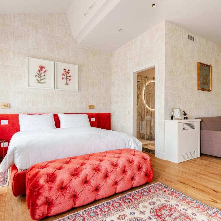 Palazzo Poste Suites - Deluxe King Room - 1