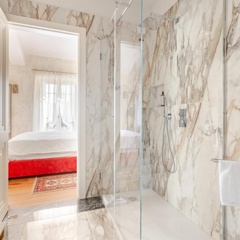 Palazzo Poste Suites - Deluxe King Room - 2