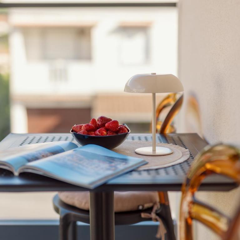 Vujicic Premium Suite - One-Bedroom Apartment with Terrace - 28
