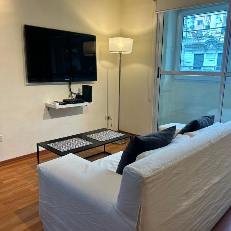Amplio y luminoso Monoambiente en Palermo - One-Bedroom Apartment - 2