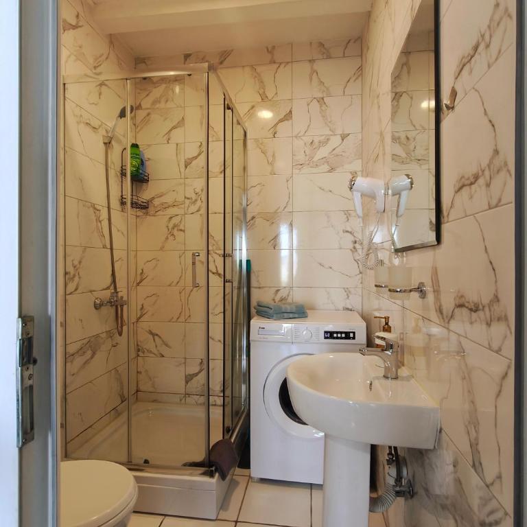 Good Inn - Studio Apartment with Sea View - 13