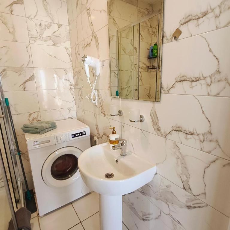 Good Inn - Studio Apartment with Sea View - 20