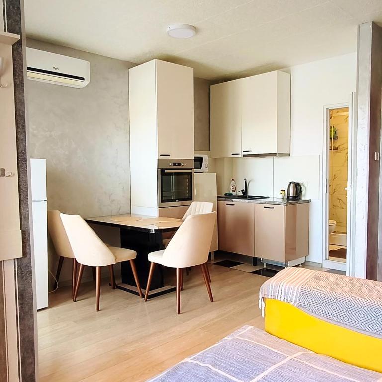 Good Inn - Studio Apartment with Sea View - 21