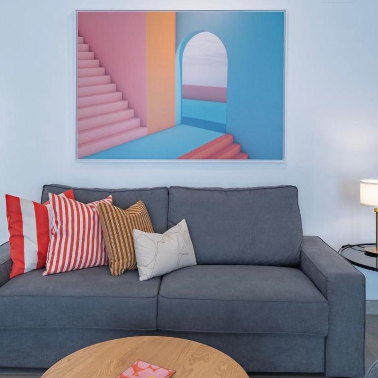 Stylish City-Centre Apartment with Private Terrace, Pool & Parking - Appartement - 2