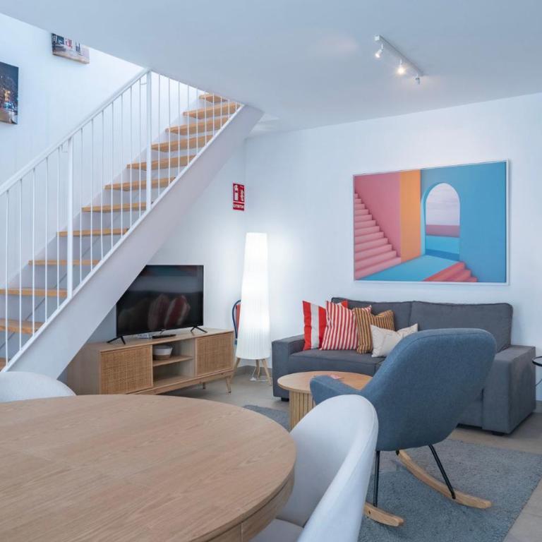 Stylish City-Centre Apartment with Private Terrace, Pool & Parking - Appartement - 4