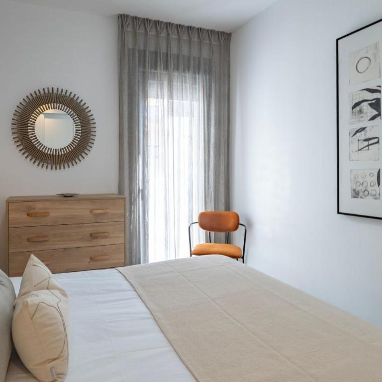 Stylish City-Centre Apartment with Private Terrace, Pool & Parking - Appartement - 9