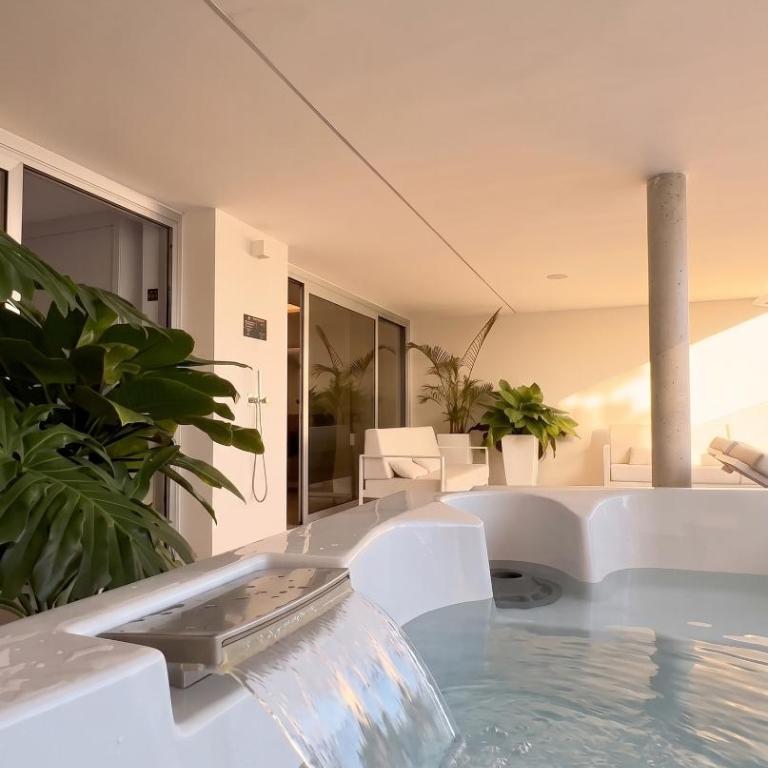 Grand Horizon Luxury Boutique Suites - Apartamento Superior con vistas al mar y jacuzzi - 15
