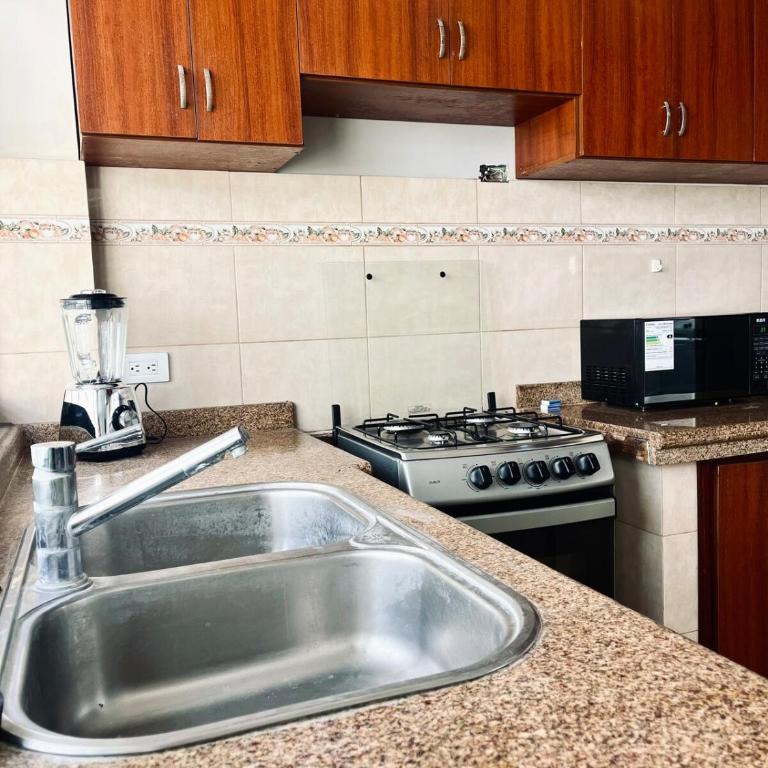 Centrica y Residencial - Three-Bedroom House - 1