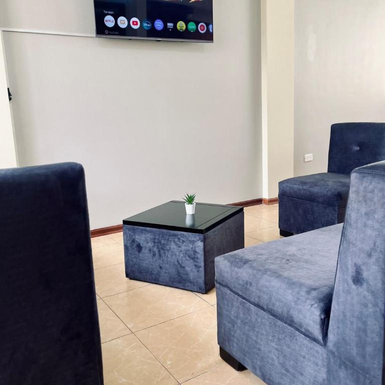 Centrica y Residencial - Three-Bedroom House - 2